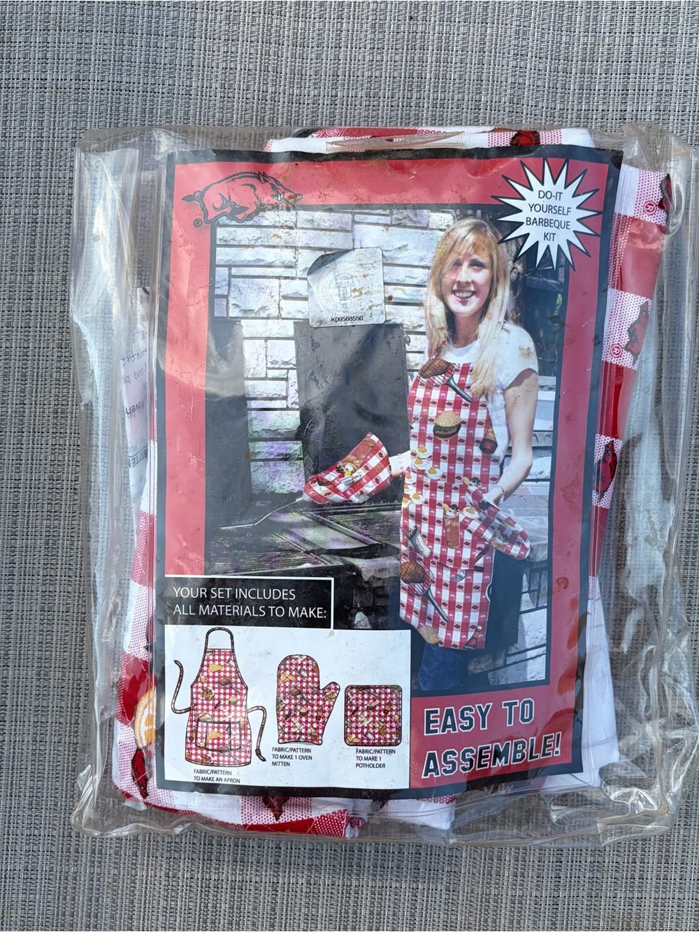 NCAA Arkansas Razorbacks DIY Barbeque Sewing Kit NIP
